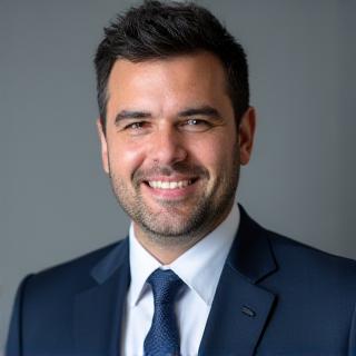 Retrato profesional de Carlos Rodríguez, socio director de Keystone Consulting